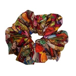 Perfume Bottles Print Hair Scrunchie. Multicolor. Medium